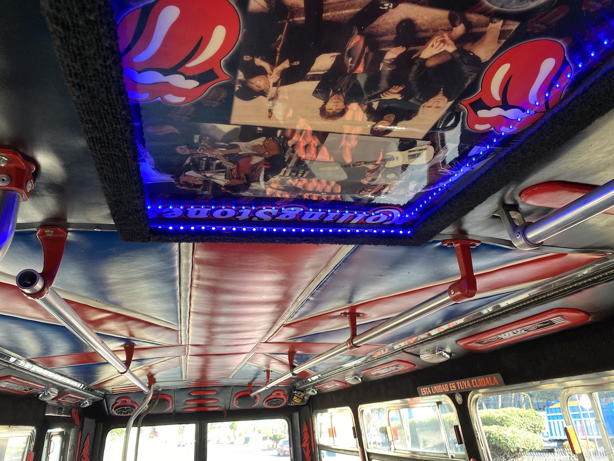 chilango - Conoce el Microbús del Rock: va libre de banda y reguetón