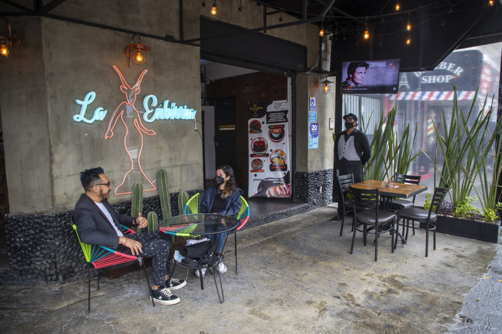 chilango - La Enbirria, el lugar para los amantes de la birria en la