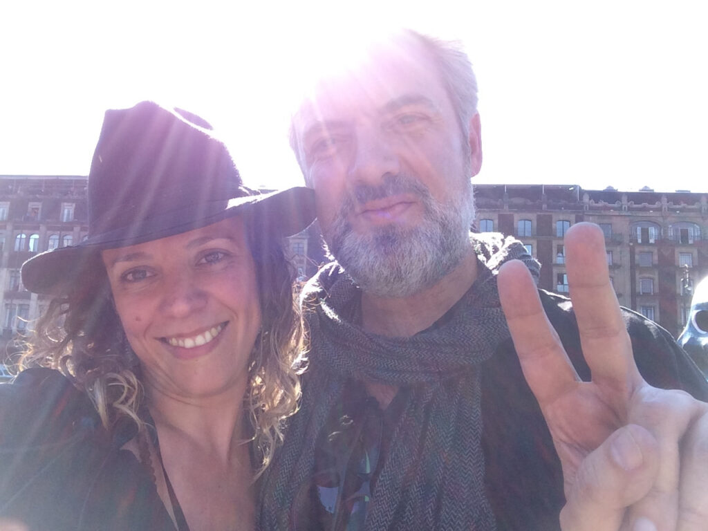 Priscila y Sam Mendes desfile de Día de Muertos Spectre.