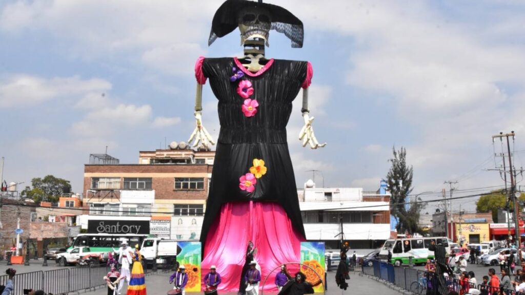 catrina gigante en Iztapalapa