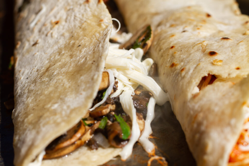 chilango Tan grandes como el mito, así son las quesadillas gigantes