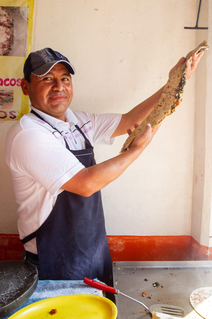 chilango Tan grandes como el mito, así son las quesadillas gigantes