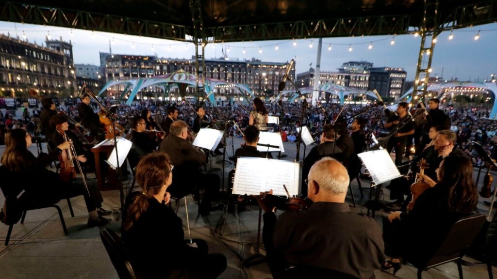 Orquesta Filarmónica en el Zócalo