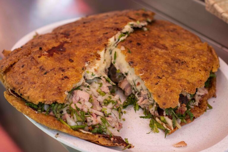 chilango Gorditas, quesadillas y garnachas gigantes para comer barato
