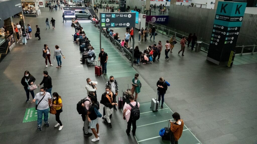 qué hacer si se cancela o retrasa mi vuelo