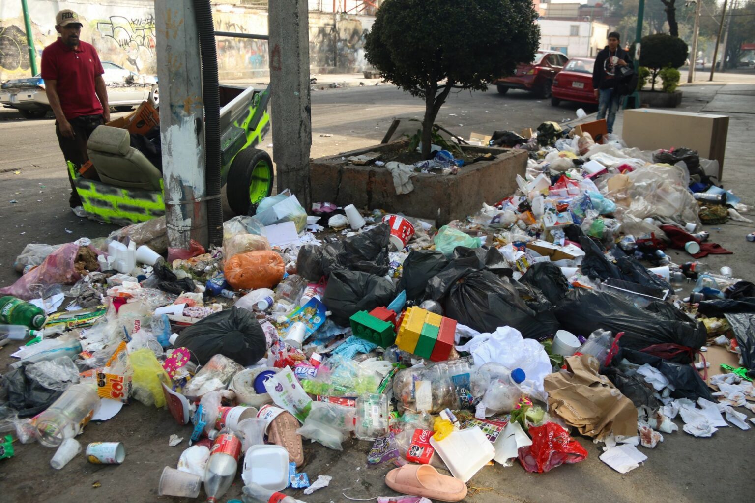Chilango - Multas en la CDMX: las sanciones por tirar basura en la calle