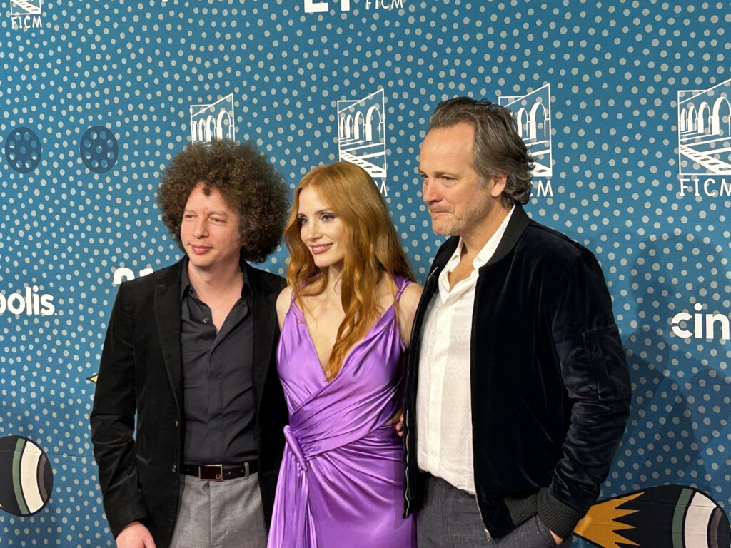 El director Michel Franco, la actriz Jessica Chastain y el actor Peter Sarsgaard en la alfombra roja de Memory en el FICM 2023. Foto: Cristina Salmerón