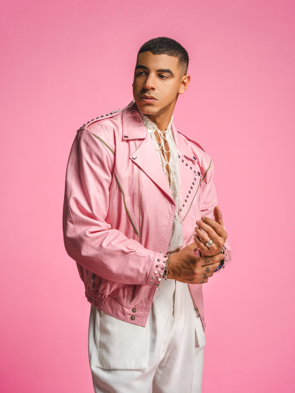 Chilango Manuel Medrano lanza su nuevo álbum Perfecto