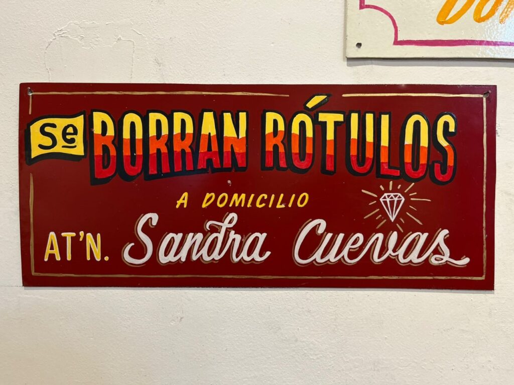Respuesta a Sandra Cuevas por el borrado de Rótulos