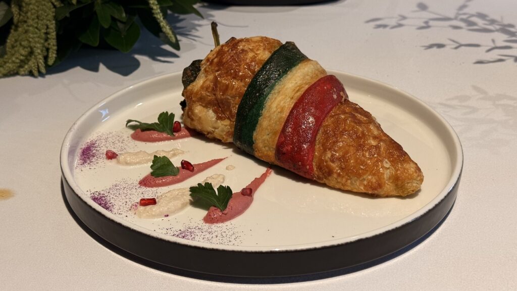 Chile en nogada hojaldreado de Aduanero.