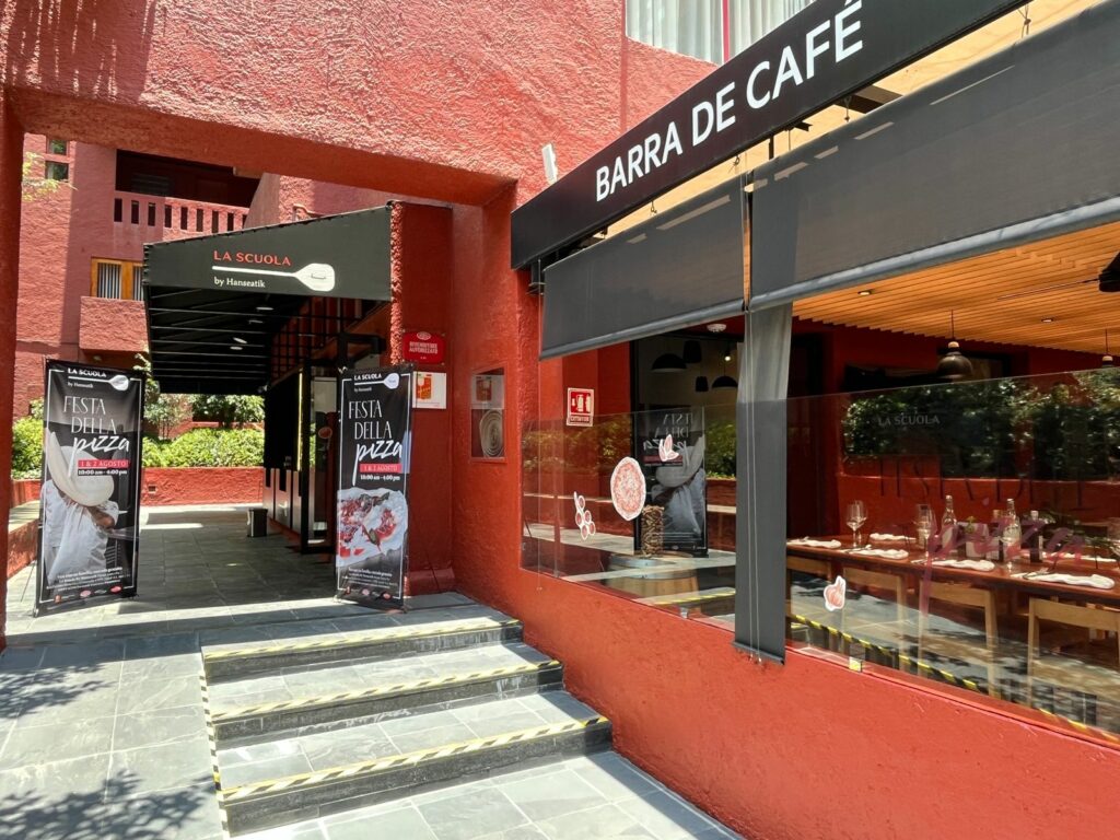 Entrada de La Scuola, sede de la Festa della Pizza, festival de la pizza en CDMX