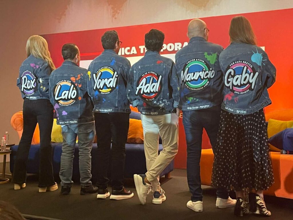 Elenco original de Otro Rollo en conferencia.