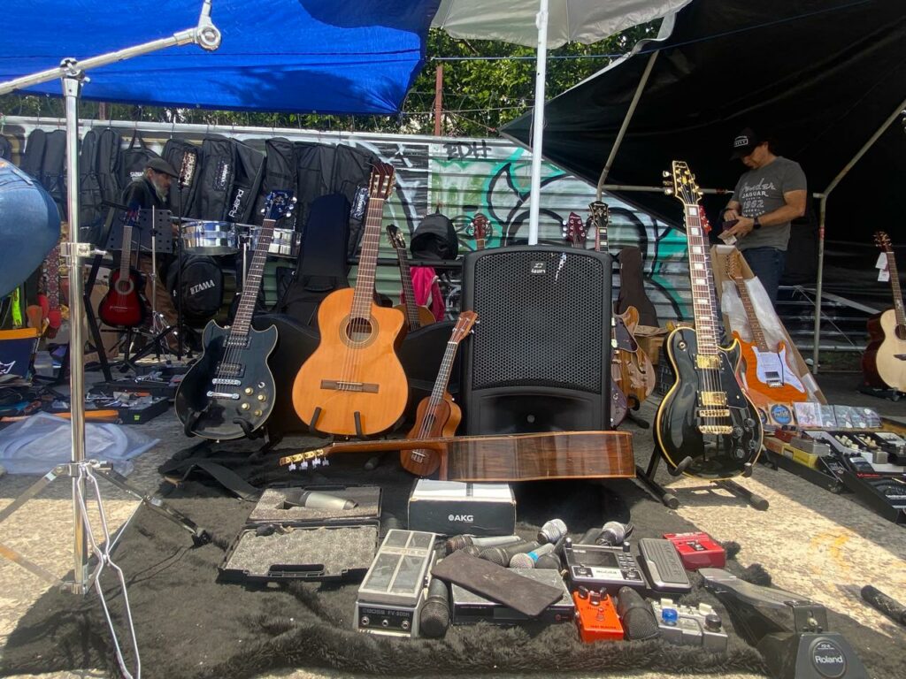 Tianguis del músico de Taxqueña