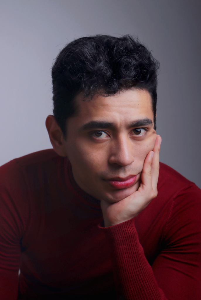 Jon Alavez actor mexicano que participó en la cinta Amores Materialistas.