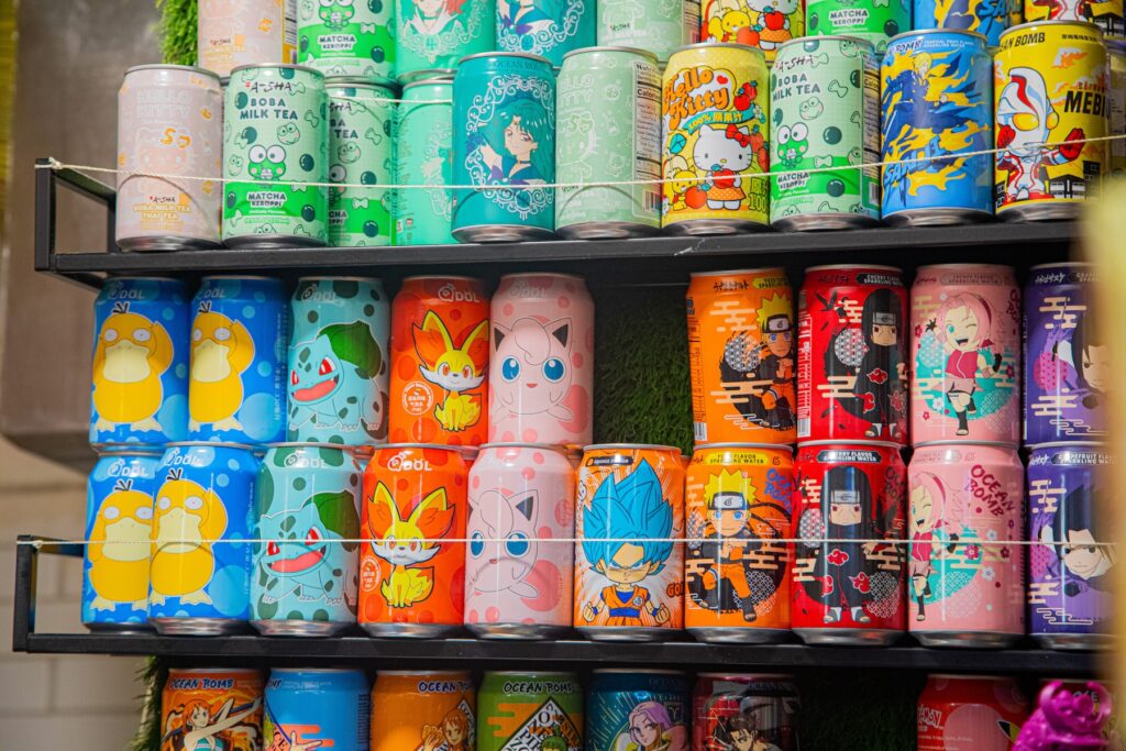 Refrescos de Pokémon, Gokú, Naruto y más en un local del Mercado Barrio Chino.