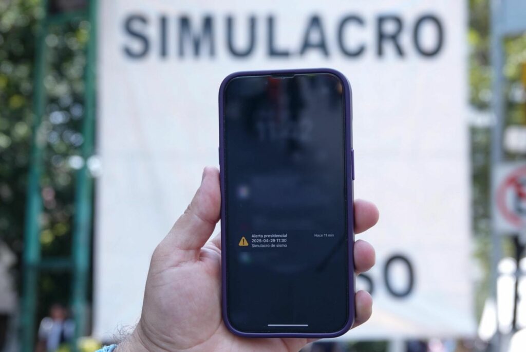 Suena alerta sísmica en celulares durante el segundo simulacro nacional 2025