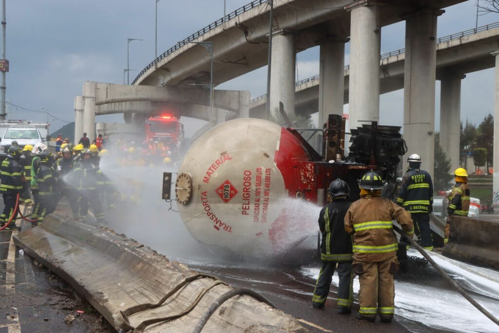 Explosión de pipa de gas en Iztapalapa