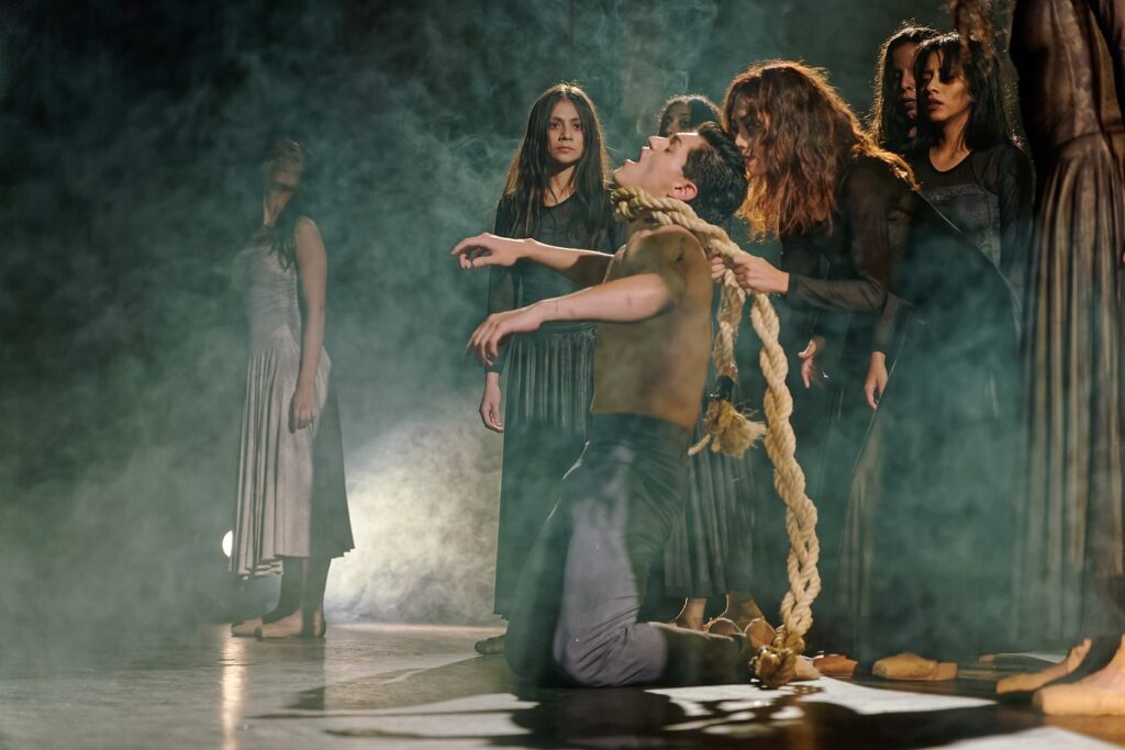 Coreografías intensas y vestuarios impactantes en la obra La Llorona acompañada de la Filarmónica de las Artes