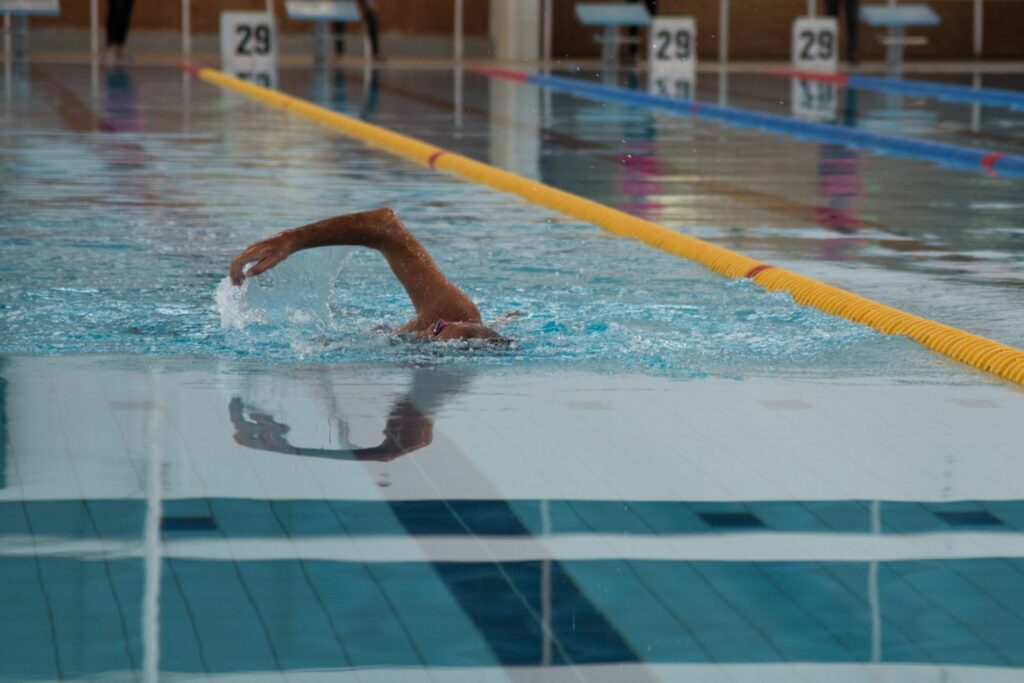 clases de natación en el IPN