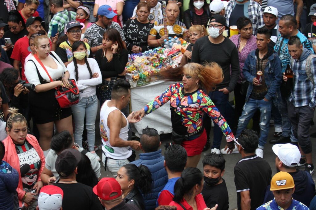Baile por el aniversario del mercado de La Merced