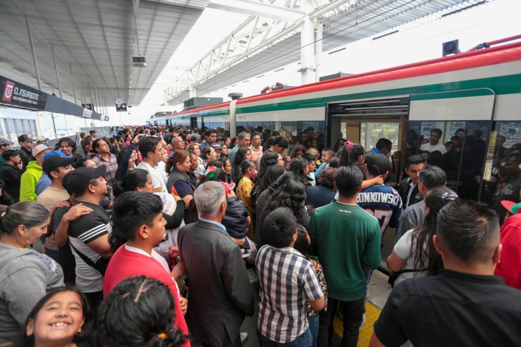 Tren Itnerurbano El Insurgente
