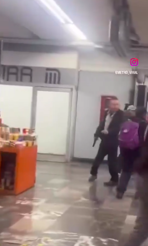 Detienen a hombre con pistola en Metro de CDMX