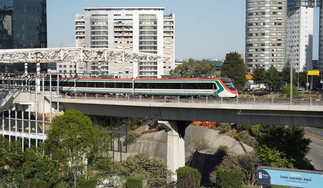 Tren Interurbano México Toluca llega a Observatorio