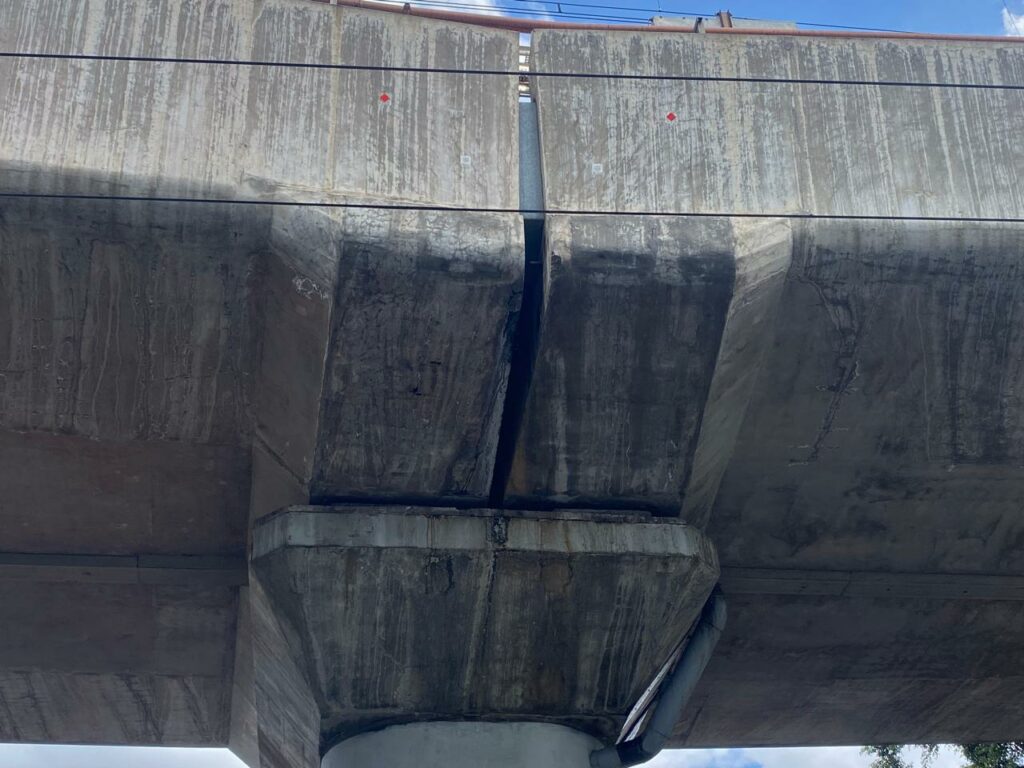 Separación de trabes de la Línea 12 del Metro