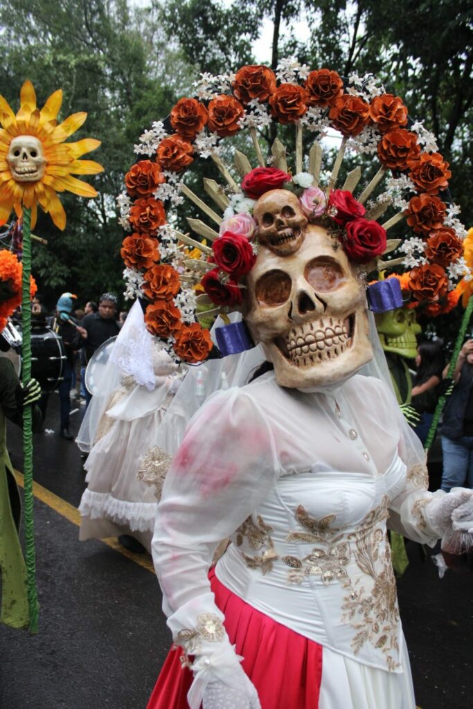 Aprende a hacer máscaras, calaveritas y más en el Festival de Cartonería CDMX. ¡Deja volar tu imaginación!