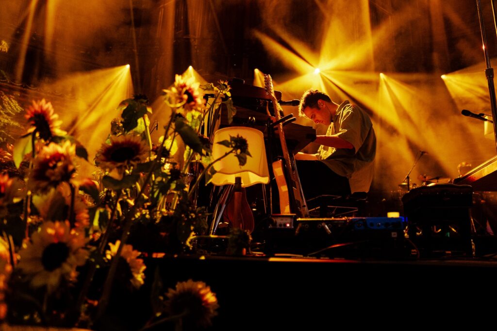 Jordan Rakei en concierto.