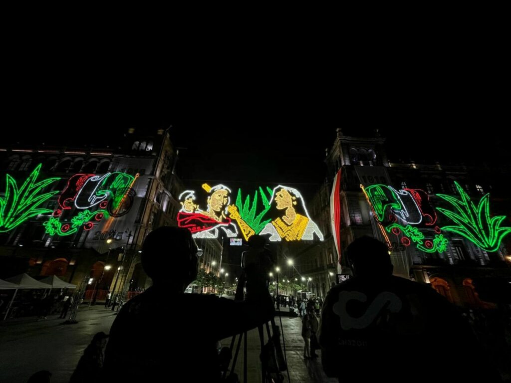 Alumbrad decorativo por la revolución mexicana