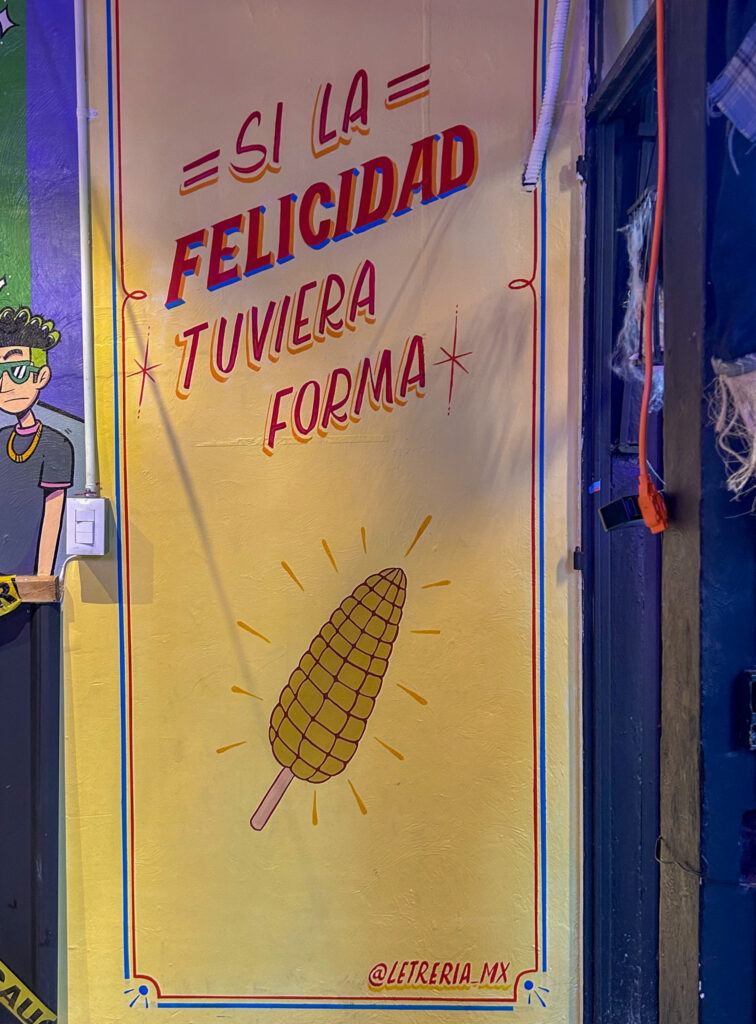 El menú ofrece elotes poco comunes como el amarillo, blanco, cacahuazintle y hasta morado. 