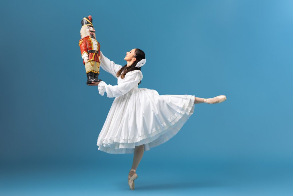 El cascanueces vuelve al Auditorio Nacional con más de 240 artistas en escena y música en vivo.