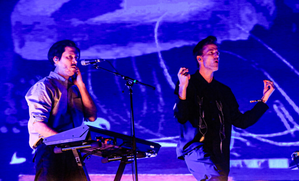 Cut Copy durante su presentación en el CC25.