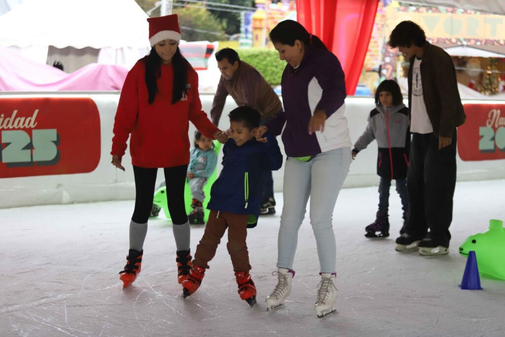 Pistas de hielo en CDMX abiertas en Año Nuevo