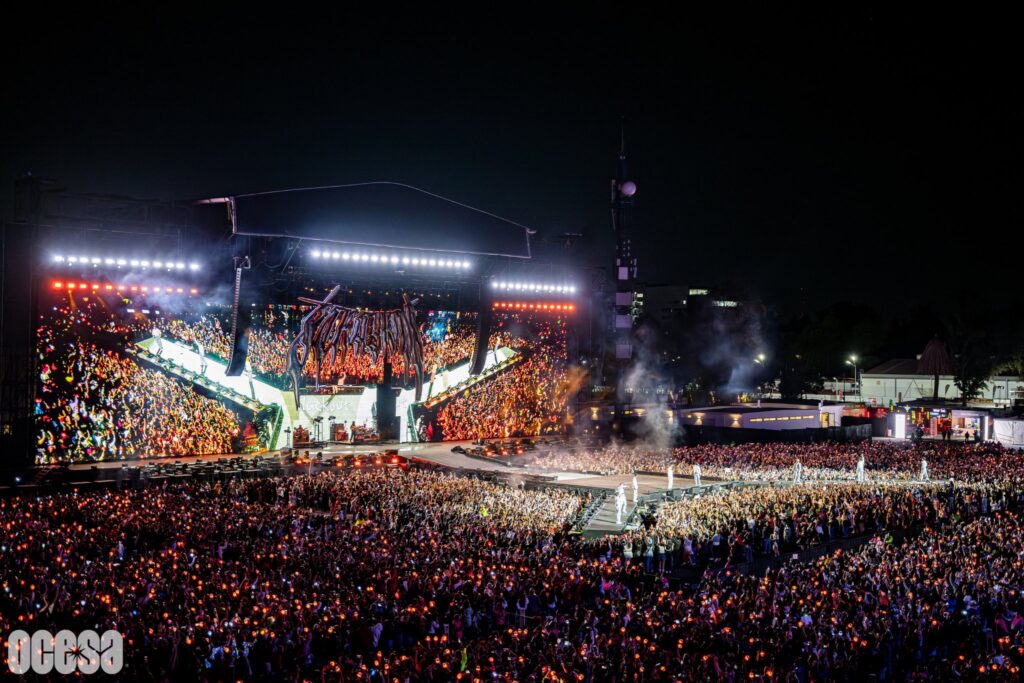 Recuerda que el Metro cierra a las 12:00 horas.