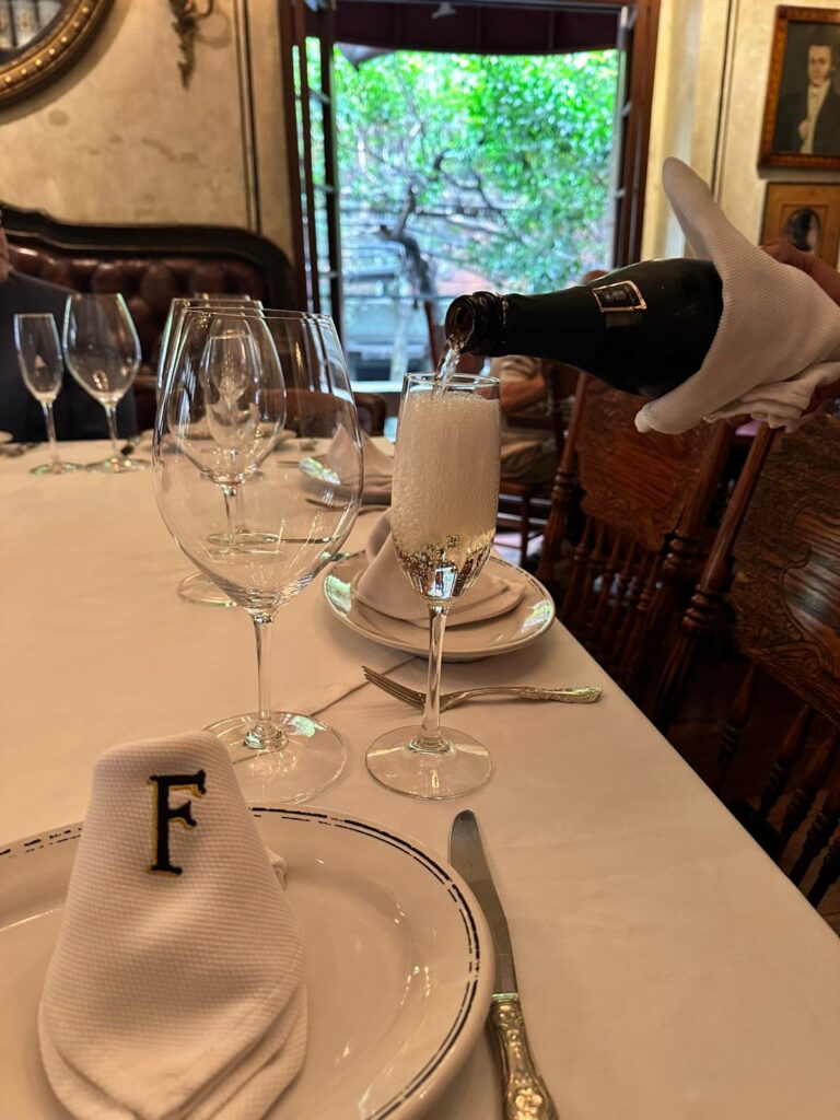 Disfruta de una deliciosa cena de Año Nuevo.