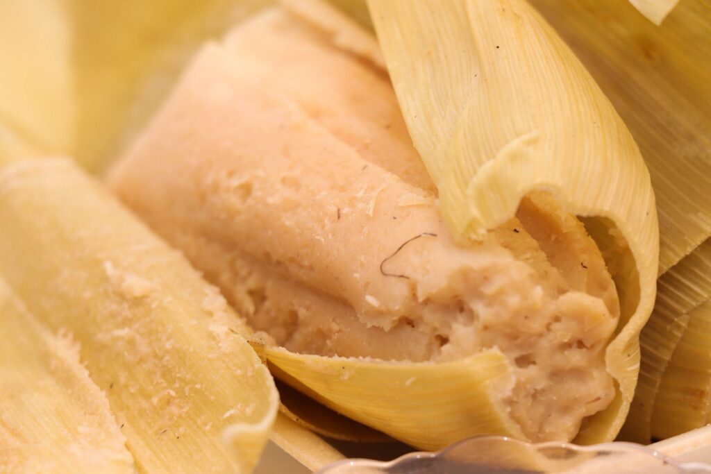 Cocineras y cocineros de distintos estados participan en las ferias de tamales en la CDMX con preparaciones heredadas de generación en generación.