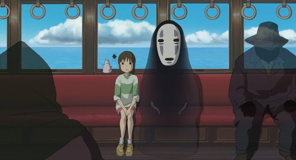 El viaje de Chihiro es una de las películas más emblemáticas de Studio Ghibli y narra la historia de una niña que queda atrapada en un mundo espiritual, donde deberá enfrentarse a sus miedos y crecer para rescatar a sus padres.