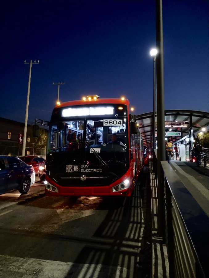 Metrobús amplía su horario por Día de Reyes