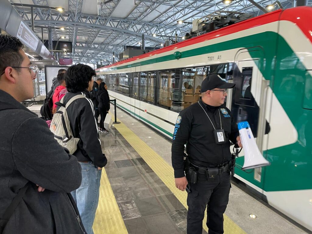 Tren Interurbano El Insurgente
