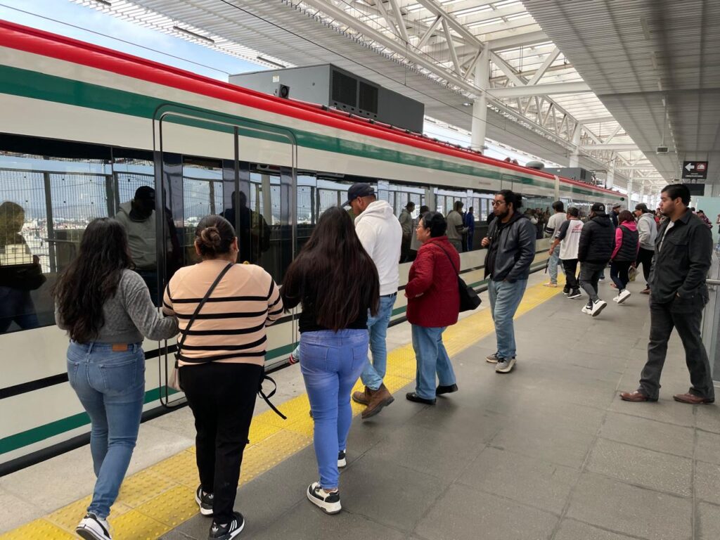 Tren Interurbano México-Toluca