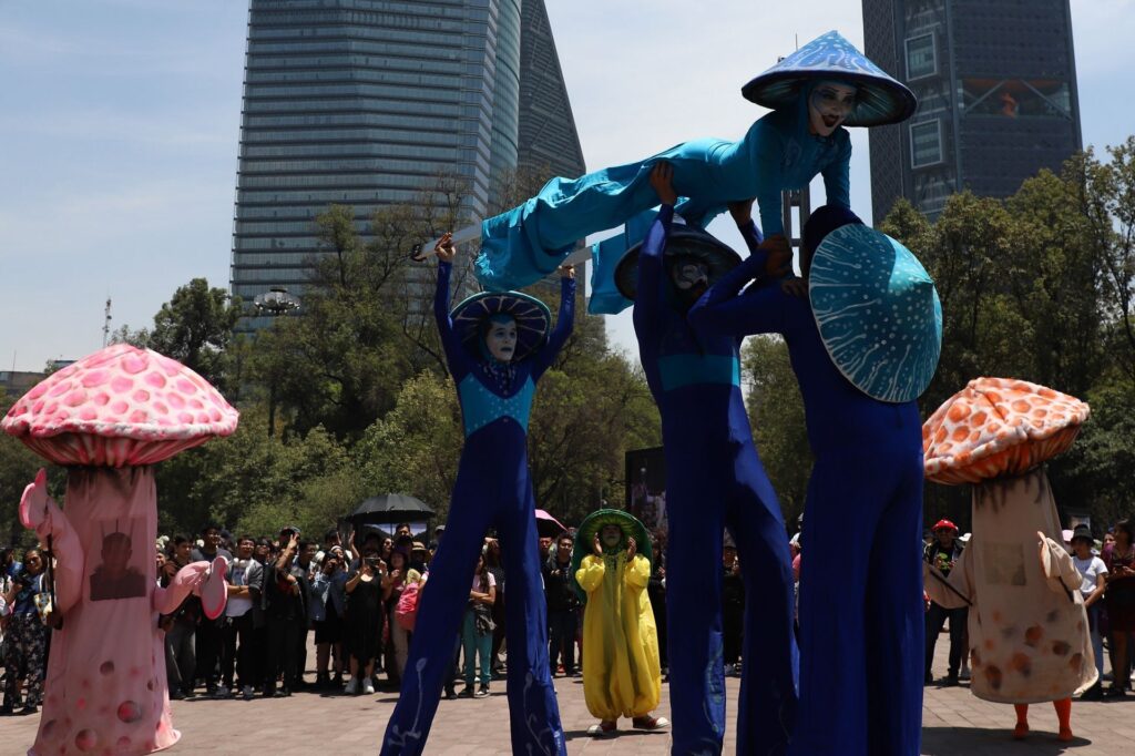 Miles de asistentes participan cada año en las actividades culturales y ambientales del Festival del Bosque de Chapultepec, que se realiza desde 2022 en distintas secciones del complejo.