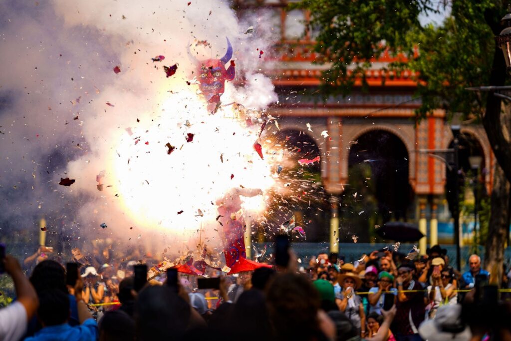 Anualmente se realiza la Quema de Judas.