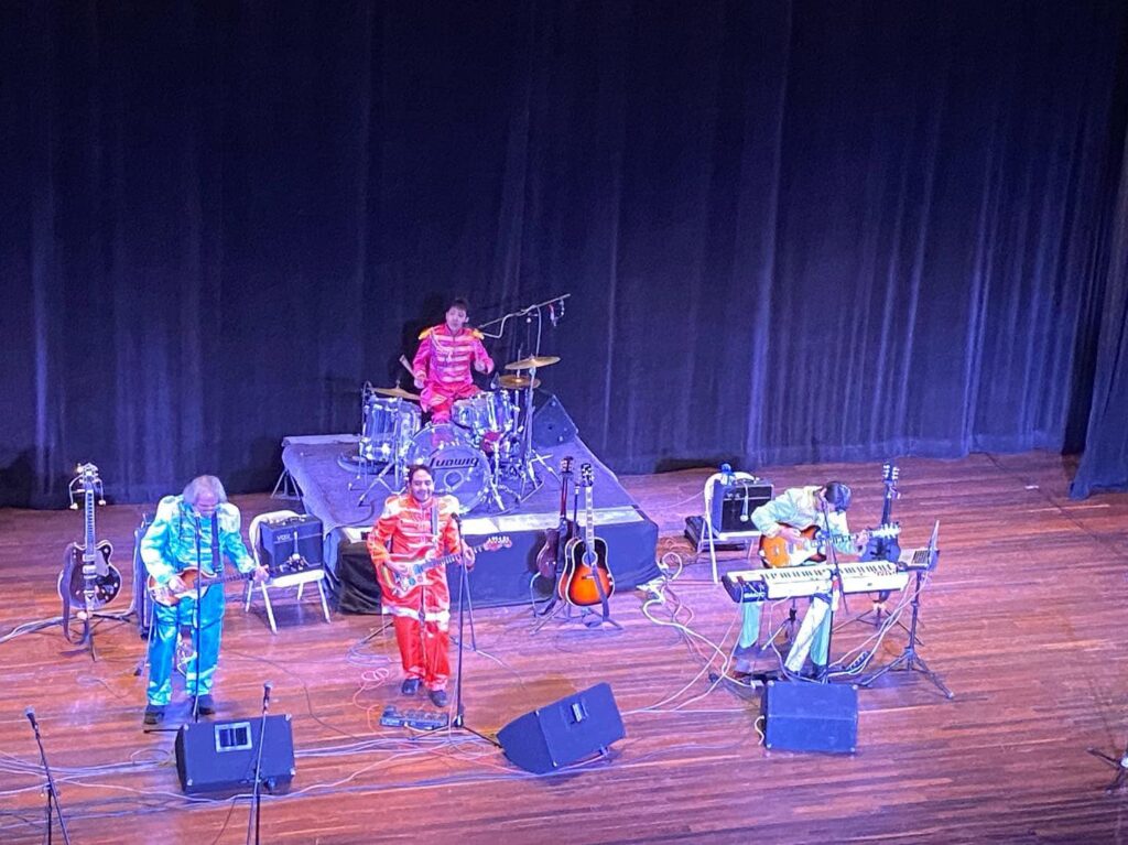 La agrupación es una de las más conocidas por sus shows en vivo.