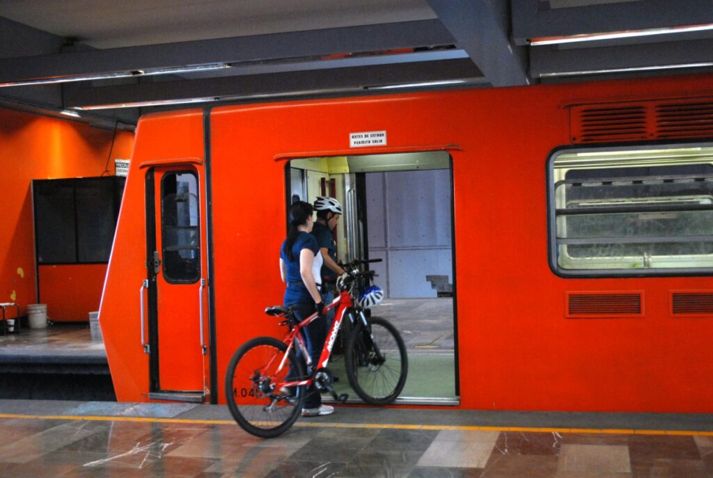 Tu bici viaja en el Metro