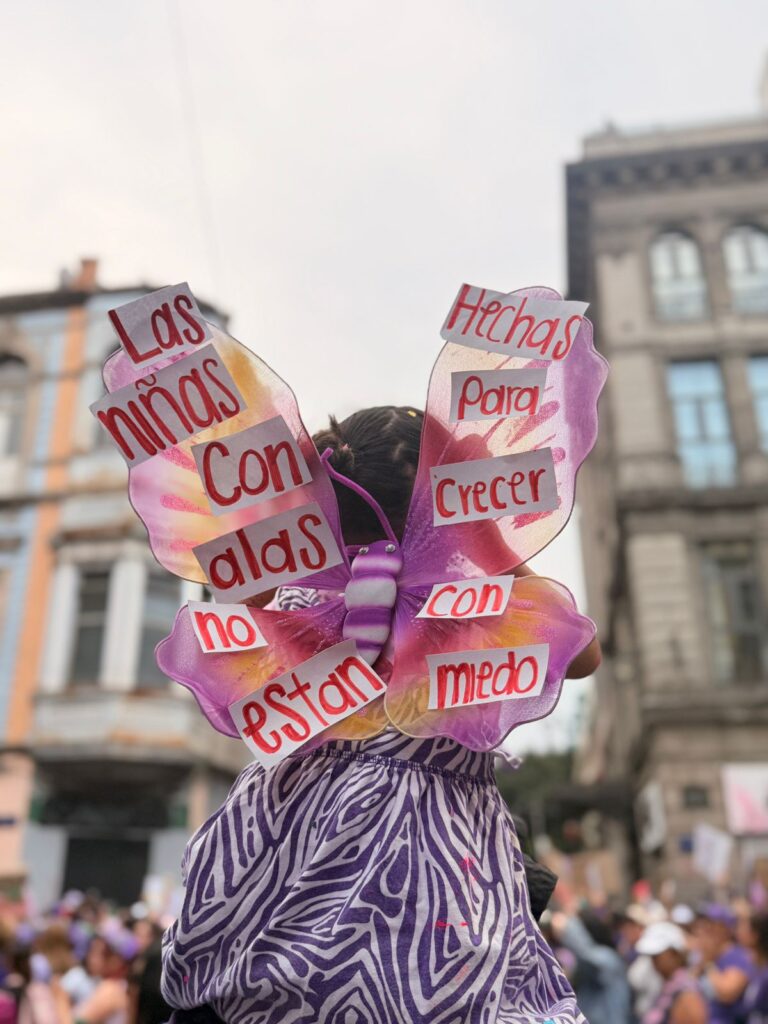 La marea púrpura inundó Paseo de la Reforma este 8 de marzo de 2026.