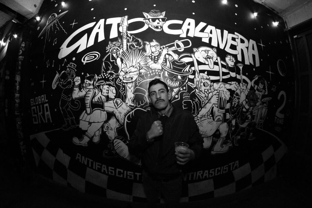 Mural al interior del foro Gato Calavera
