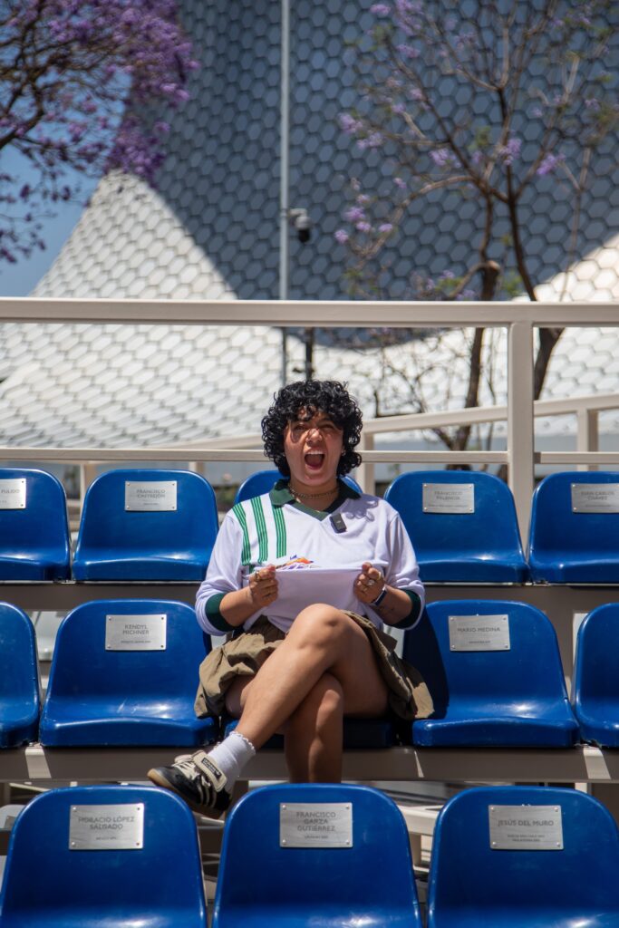 Tribunas (2026) de Tercerunquinto, obra de la exposición del Museo Jumex.