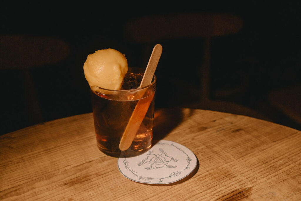 bar liebre día internacional del vermut